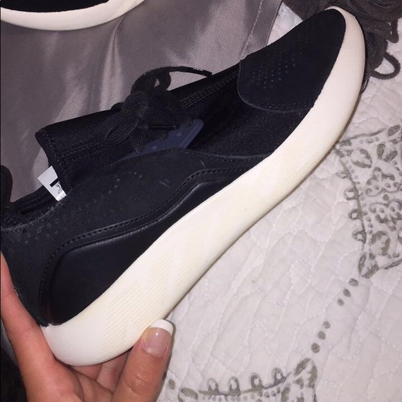 Nike shoes - Picture 1 of 3